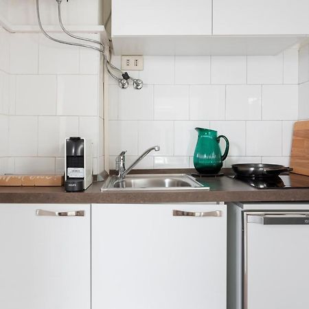 1 Bedroom & 1 Living Room Apt - Duomo 5 Милано Екстериор снимка