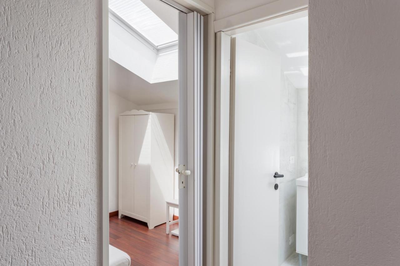 1 Bedroom & 1 Living Room Apt - Duomo 5 Милано Екстериор снимка