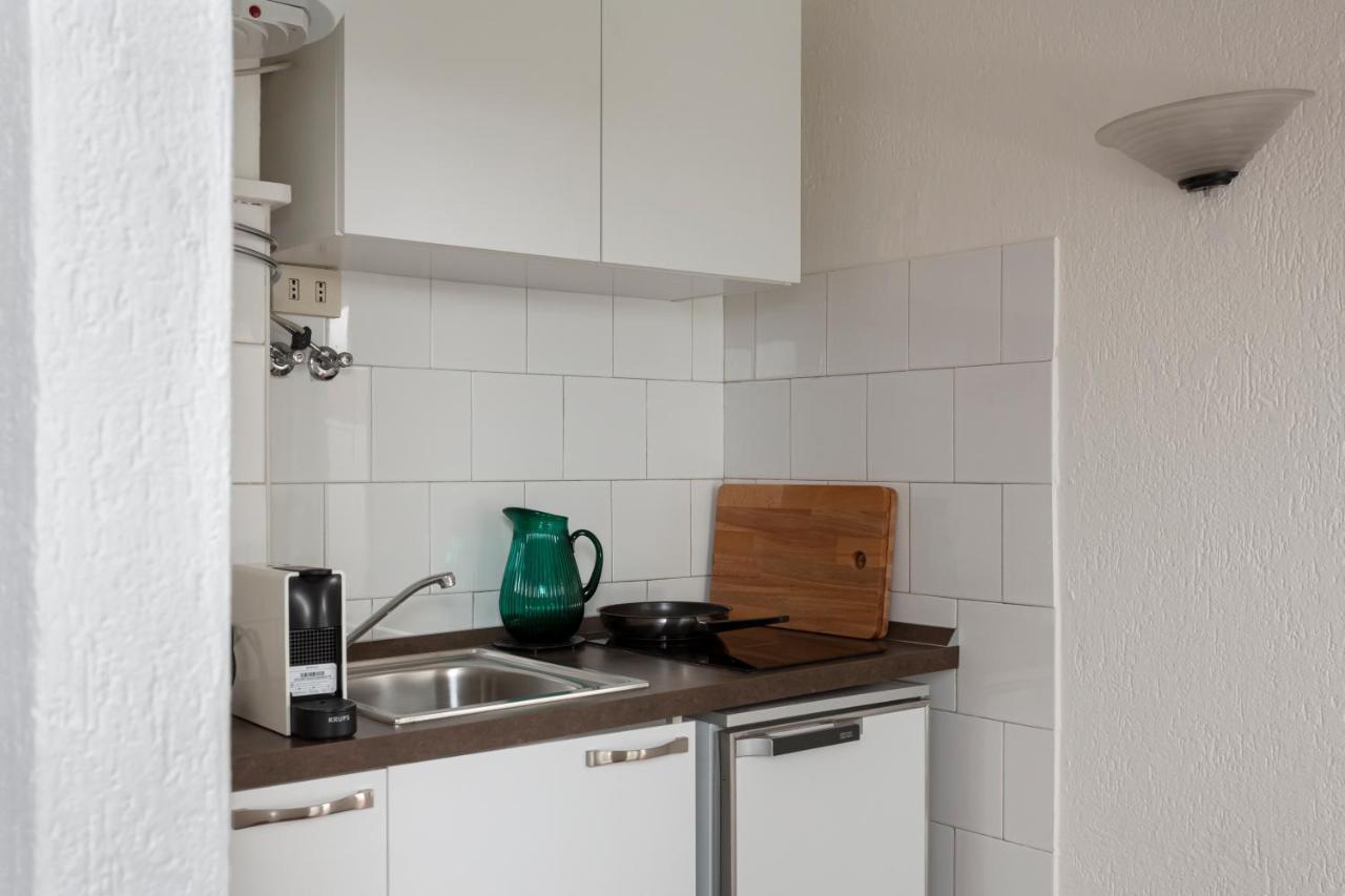 1 Bedroom & 1 Living Room Apt - Duomo 5 Милано Екстериор снимка