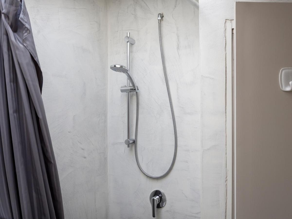 1 Bedroom & 1 Living Room Apt - Duomo 5 Милано Екстериор снимка